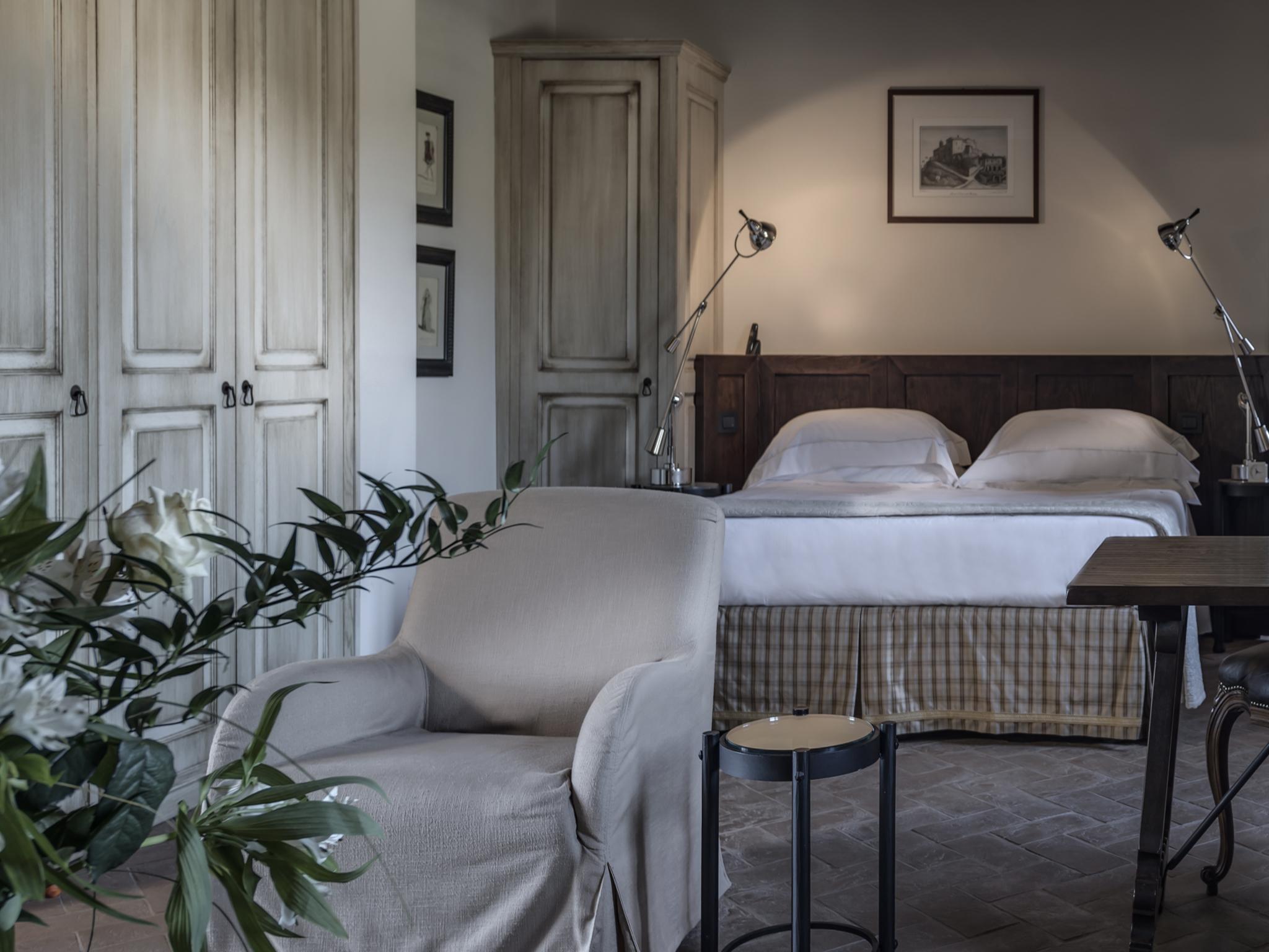 Castel Monastero - The Leading Hotels Of The World Castelnuovo Berardenga Esterno foto